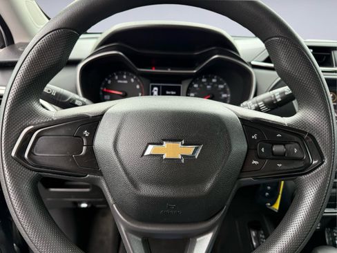 Used 2023 Chevrolet TrailBlazer LS AWD/4WD image 30