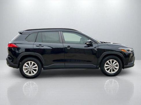 Certified 2023 Toyota Corolla Cross LE FWD image 4