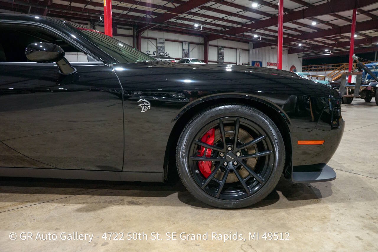 Used 2023 Dodge Challenger SRT Hellcat RWD image 11
