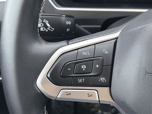 Used 2022 Volkswagen Tiguan SE FWD image 11