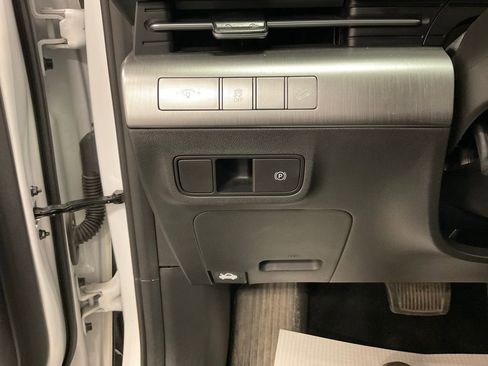 Used 2025 Hyundai Kona SEL image 14