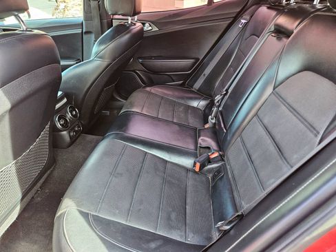 Used 2018 Kia Stinger GT2 image 11