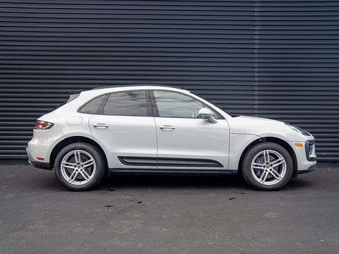 Used 2026 Porsche Macan AWD/4WD image 27