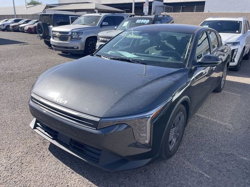 Certified 2025 Kia K4 FWD image 4