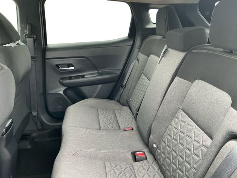 Used 2025 Nissan Kicks SV AWD/4WD image 19