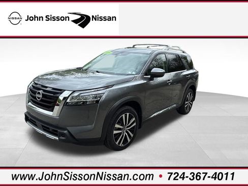 Used 2024 Nissan Pathfinder Platinum w/ Cargo Package AWD/4WD image 1