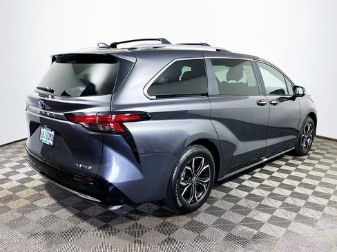 Certified 2025 Toyota Sienna Platinum AWD/4WD image 8