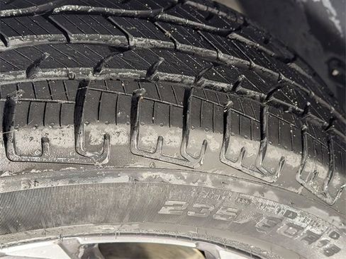 Used 2023 Hyundai Santa Fe SEL image 9