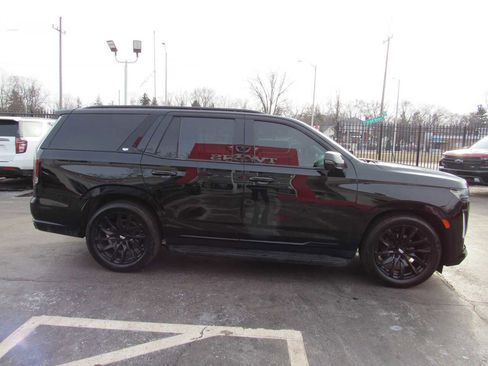 Used 2021 Cadillac Escalade Sport Platinum w/ Heavy-Duty Trailer Package image 4