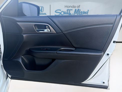 Used 2016 Honda Accord Sport image 33