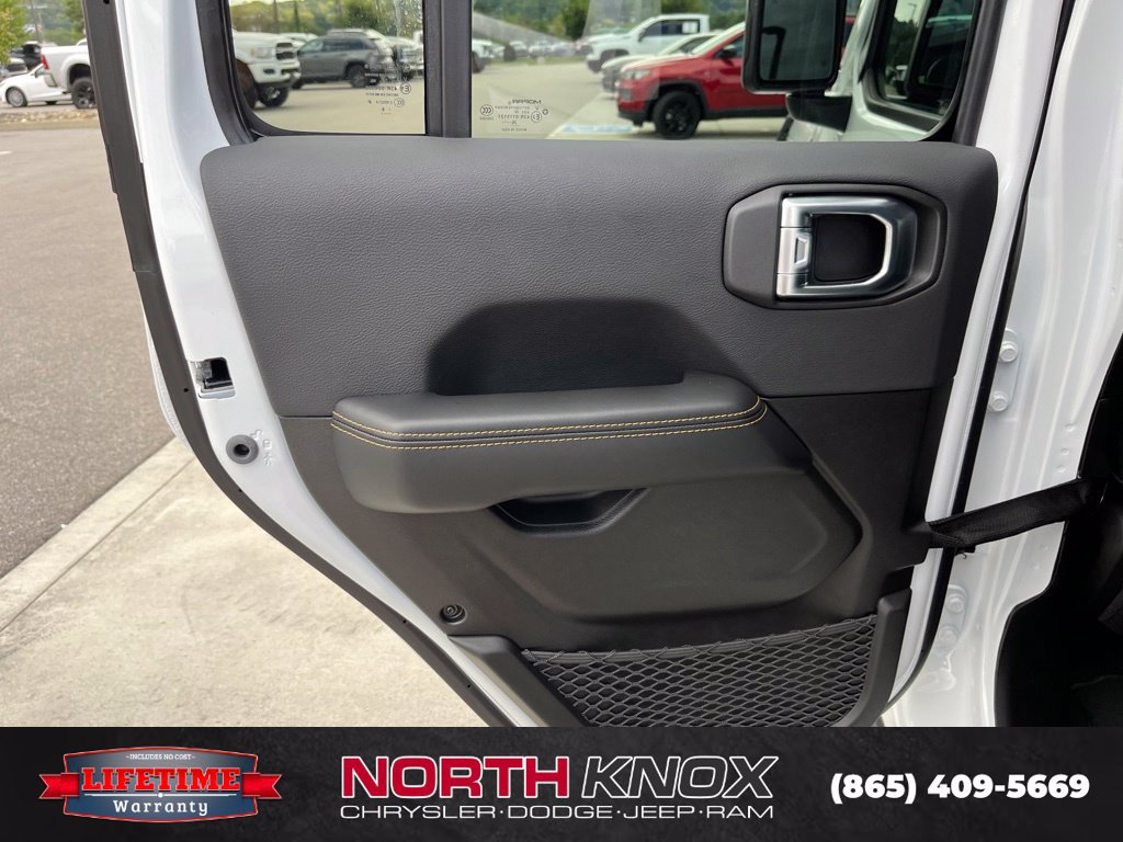 New 2027 Jeep Wrangler Unlimited Sahara AWD/4WD image 17