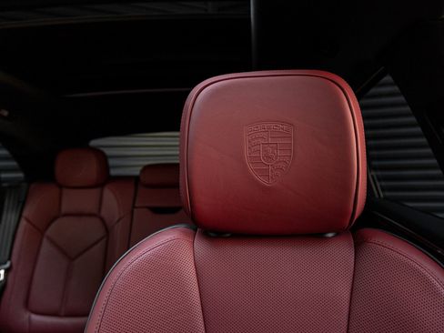 New 2026 Porsche Macan AWD/4WD image 15