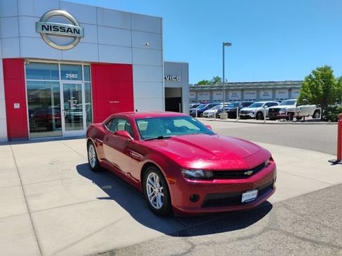 Used 2015 Chevrolet Camaro LT RWD image 3