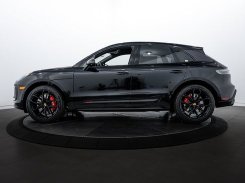New 2026 Porsche Macan GTS image 2