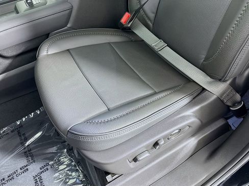 New 2025 GMC Sierra 3500 Denali w/ Denali Reserve Package image 19