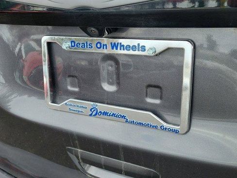 Used 2023 Chrysler Voyager LX image 6