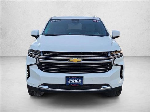 Used 2024 Chevrolet Suburban LT image 2