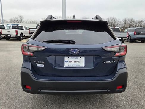 Used 2023 Subaru Outback Premium image 9
