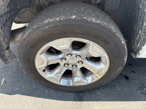 Used 2020 RAM 1500 Big Horn AWD/4WD image 30