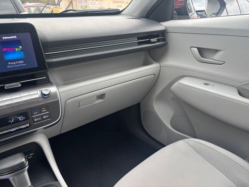 Used 2025 Hyundai Kona SEL image 35