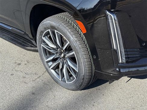 Used 2022 Cadillac Escalade ESV Sport w/ Touring Package image 9