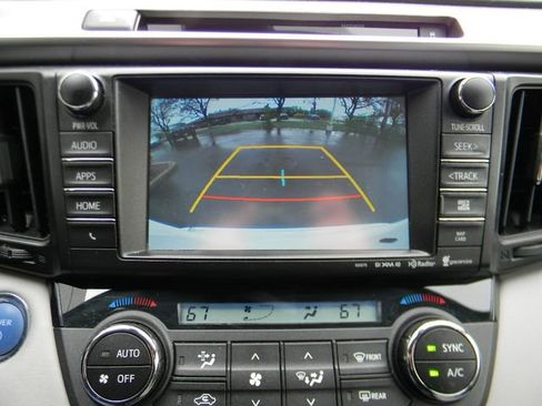 Used 2016 Toyota RAV4 XLE w/ Convenience Package AWD/4WD image 13