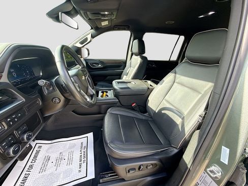 Used 2024 Chevrolet Suburban Premier AWD/4WD image 23