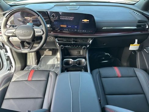 New 2026 Chevrolet Traverse RS image 5