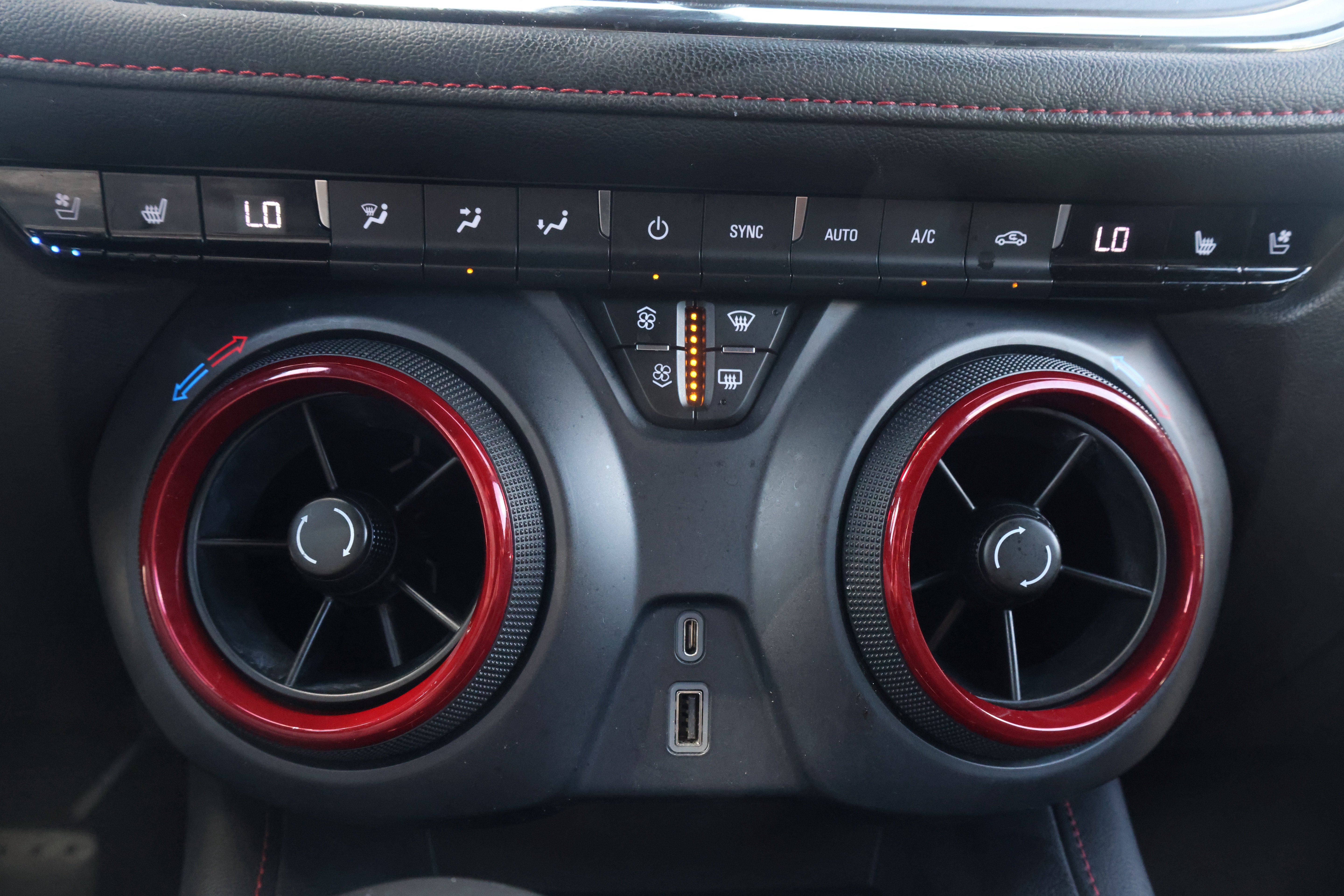 Used 2020 Chevrolet Blazer RS FWD image 19