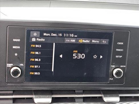 Used 2024 Kia Carnival LX image 18