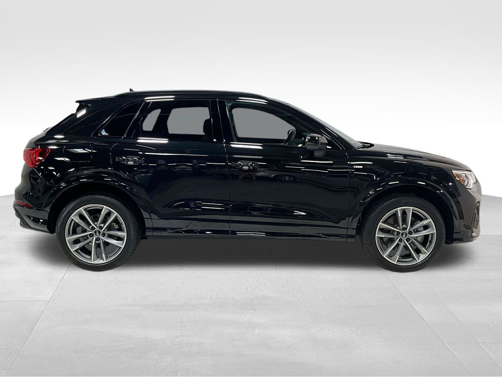 Used 2023 Audi Q3 2.0T Premium Plus AWD/4WD image 3