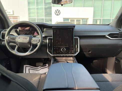 Used 2025 GMC Acadia Elevation image 11