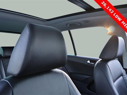Used 2017 Volkswagen Tiguan Sport image 19