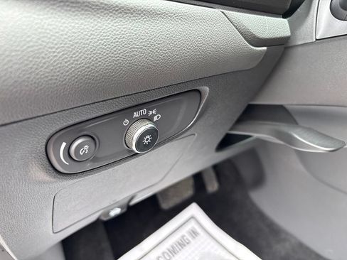 Used 2024 Buick Encore GX Preferred FWD image 21