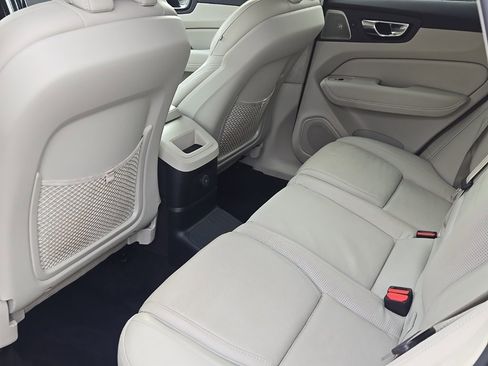 Used 2021 Volvo XC60 T8 Inscription w/ Advanced Package image 13