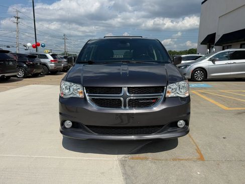 Used 2020 Dodge Grand Caravan SXT FWD image 4