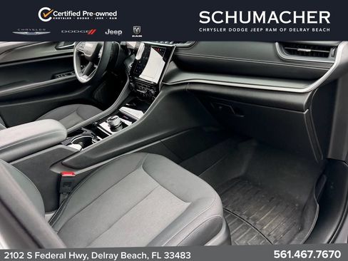 Used 2023 Jeep Grand Cherokee L Laredo w/ Luxury Tech Group I AWD/4WD image 15