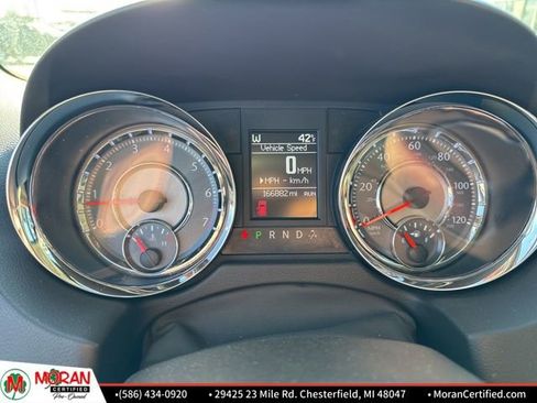 Used 2014 Chrysler Town & Country Touring-L w/ Trailer Tow Group image 14
