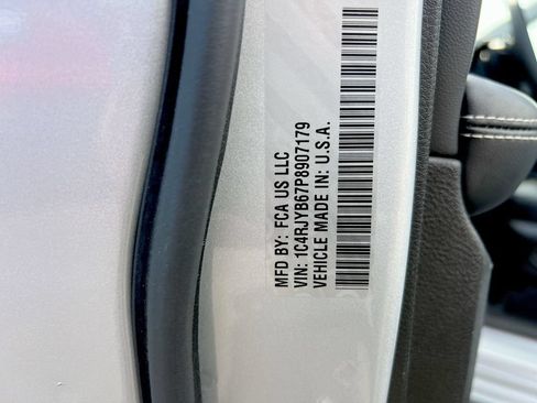 Used 2023 Jeep Grand Cherokee 30th Anniversary AWD/4WD image 29