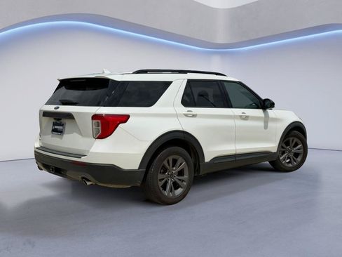 Used 2022 Ford Explorer XLT w/ Equipment Group 202A RWD image 7