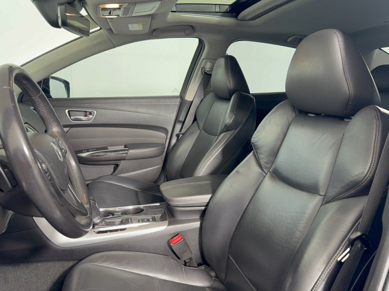 Used 2018 Acura TLX w/ Technology Package FWD image 5