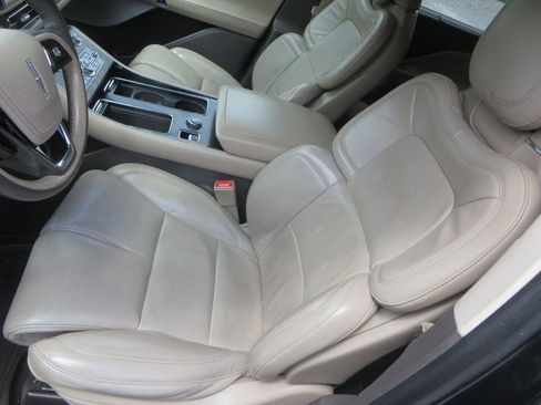 Used 2020 Lincoln Aviator Reserve w/ Equipment Group 202A image 24