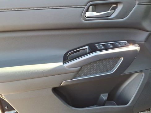 New 2026 Nissan Pathfinder SL FWD image 14