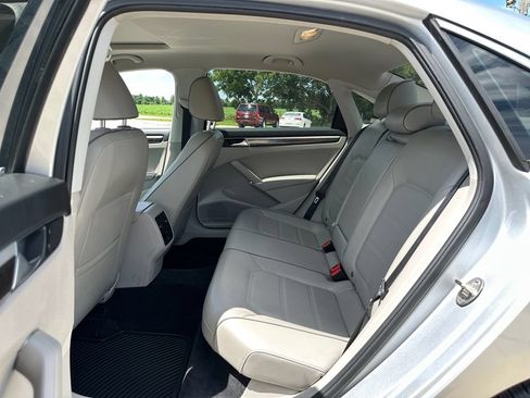Used 2016 Volkswagen Passat 1.8T SE FWD image 28
