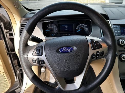 Used 2013 Ford Taurus SE FWD image 16