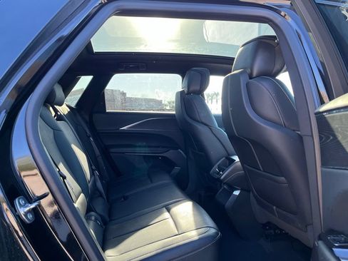Used 2024 Cadillac Lyriq Luxury RWD image 18