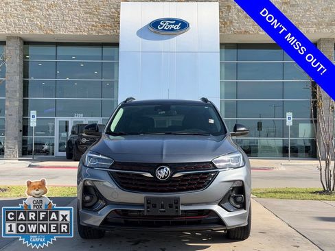 Used 2021 Buick Encore GX Essence w/ Sport Touring Package FWD image 2