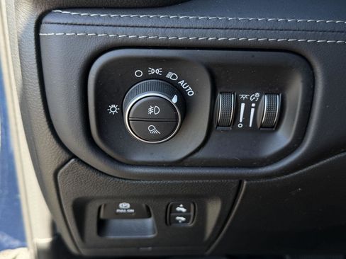 Used 2023 RAM 1500 Limited w/ Body Color Bumper Group AWD/4WD image 20
