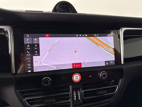 New 2026 Porsche Macan image 27