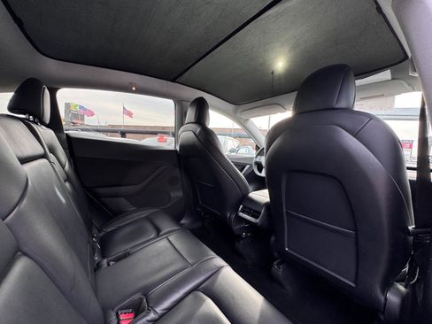 Used 2021 Tesla Model Y Long Range image 24